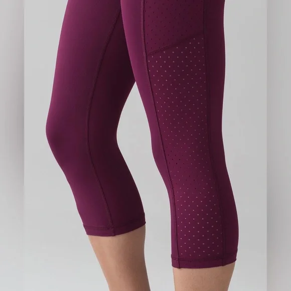 Lululemon Athletica Marvel Dark Pink Mind Over Miles Crop 17” Leggings size 4 - Picture 3 of 16